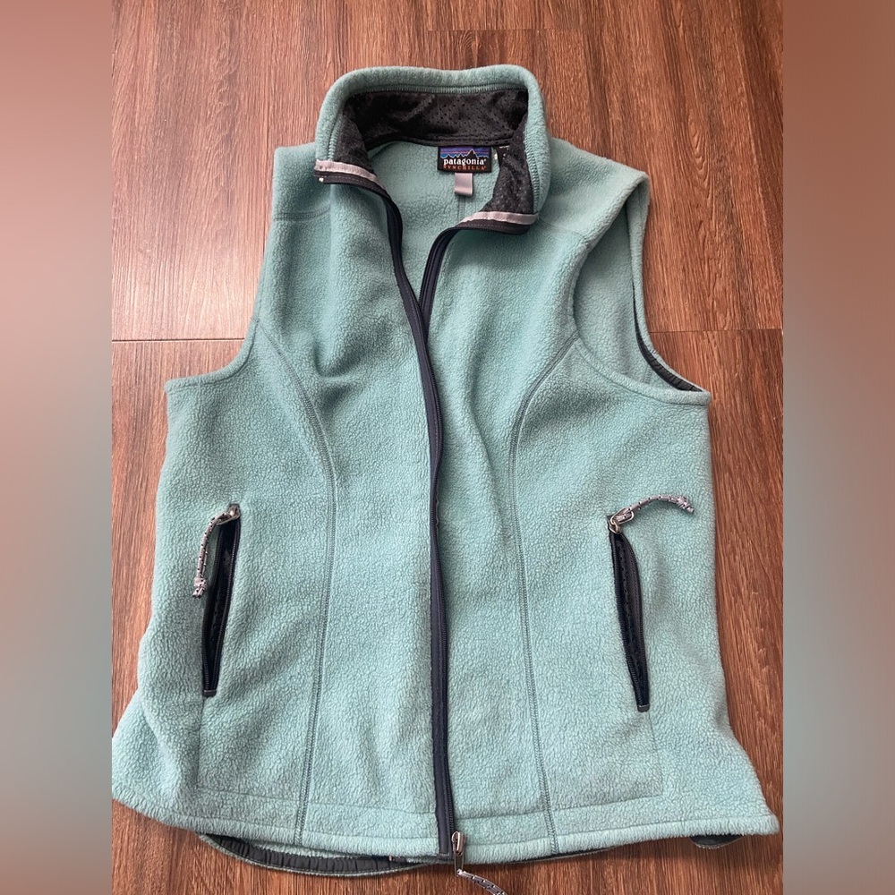 Patagonia women’s fleece vest size M